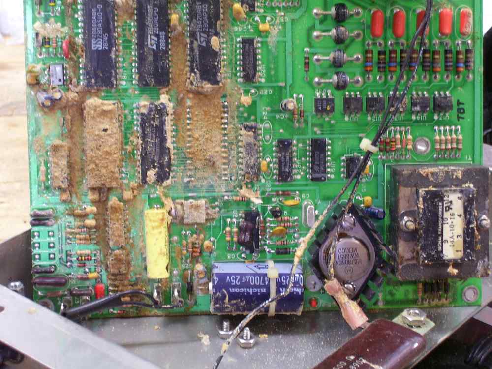 Feeder Control pcb covered in grot!